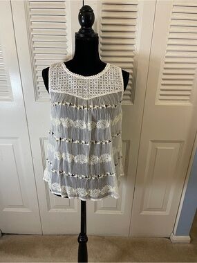 Sleeveless Cream Lace & Crochet Detail Women's Top